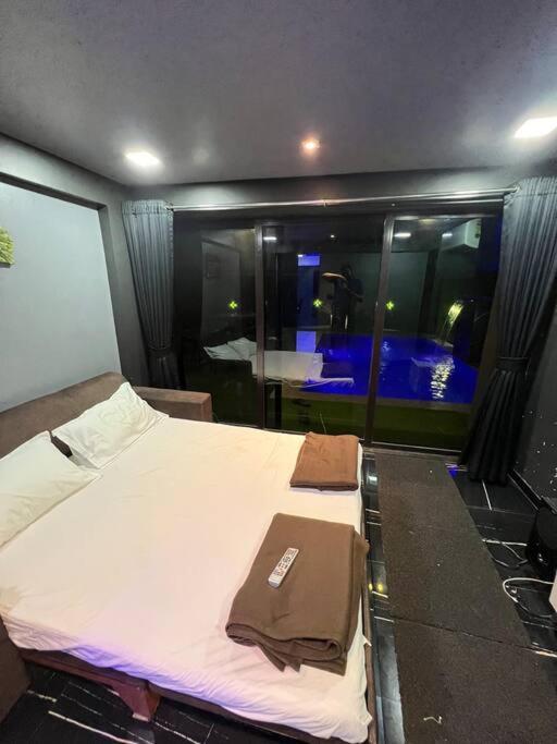 Stayhaven Starmount 4Bhk & Pool Мумбай Екстериор снимка