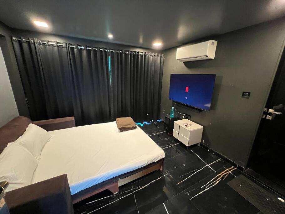 Stayhaven Starmount 4Bhk & Pool Мумбай Екстериор снимка