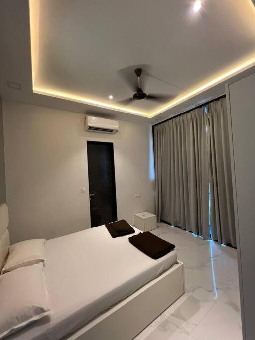 Stayhaven Starmount 4Bhk & Pool Мумбай Екстериор снимка