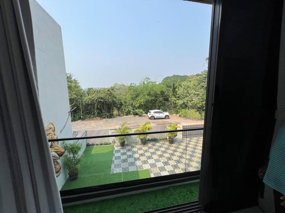 Stayhaven Starmount 4Bhk & Pool Мумбай Екстериор снимка